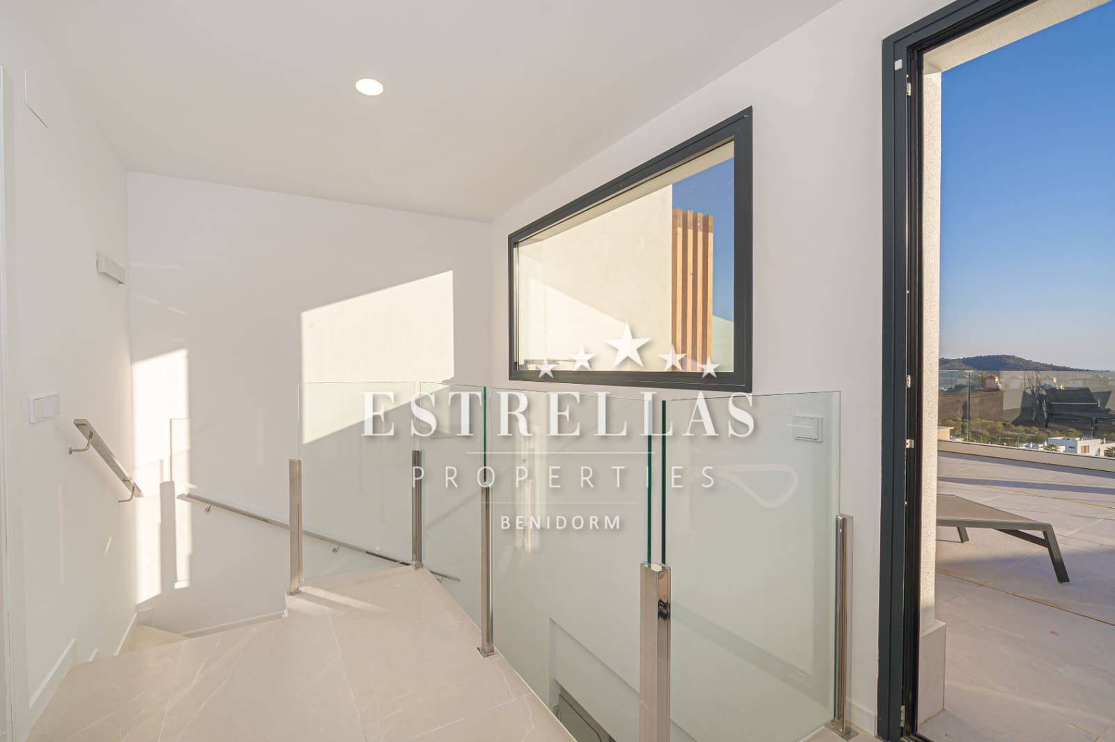 3 sypialnia Apartament na sprzedaż w Finestrat z basenem garażem - 585 000 € (Ref: 9067664)