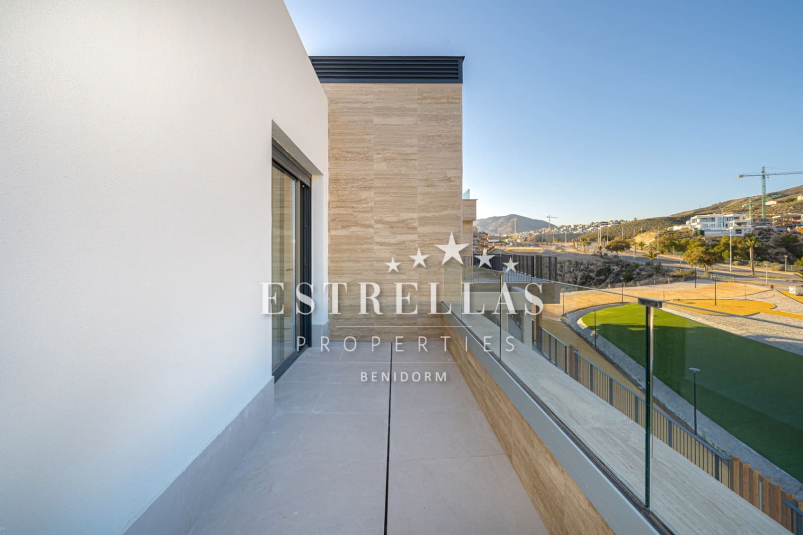 3 sypialnia Apartament na sprzedaż w Finestrat z basenem garażem - 585 000 € (Ref: 9067664)