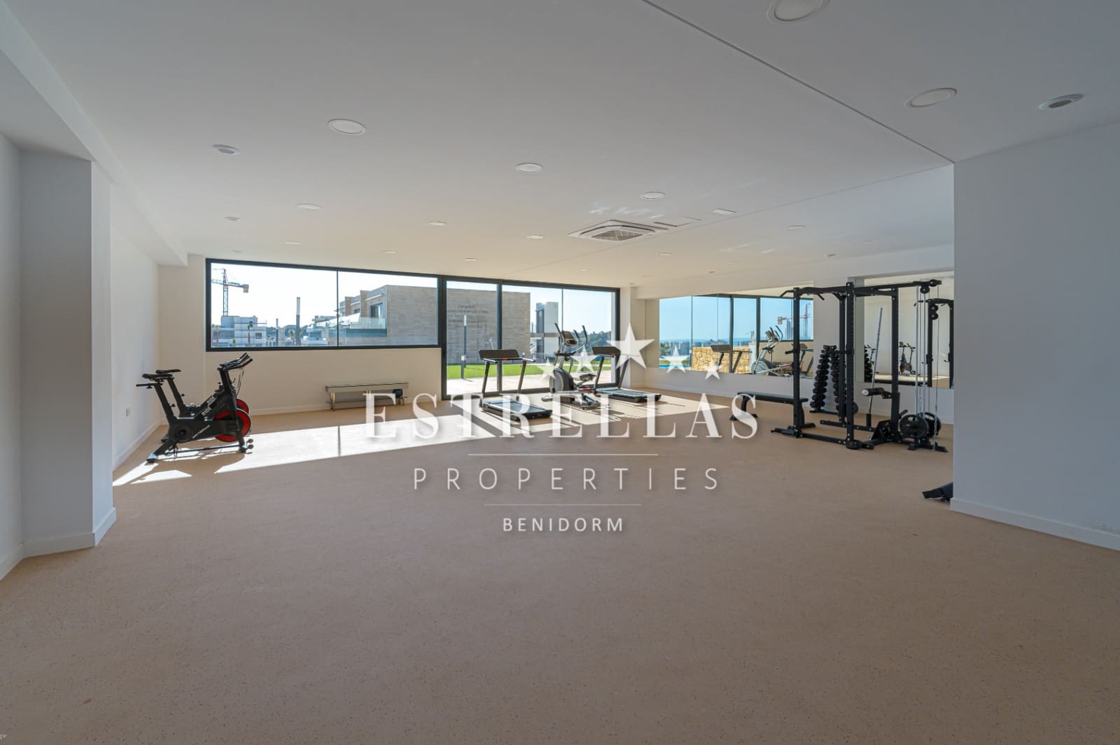 3 sypialnia Apartament na sprzedaż w Finestrat z basenem garażem - 585 000 € (Ref: 9067664)