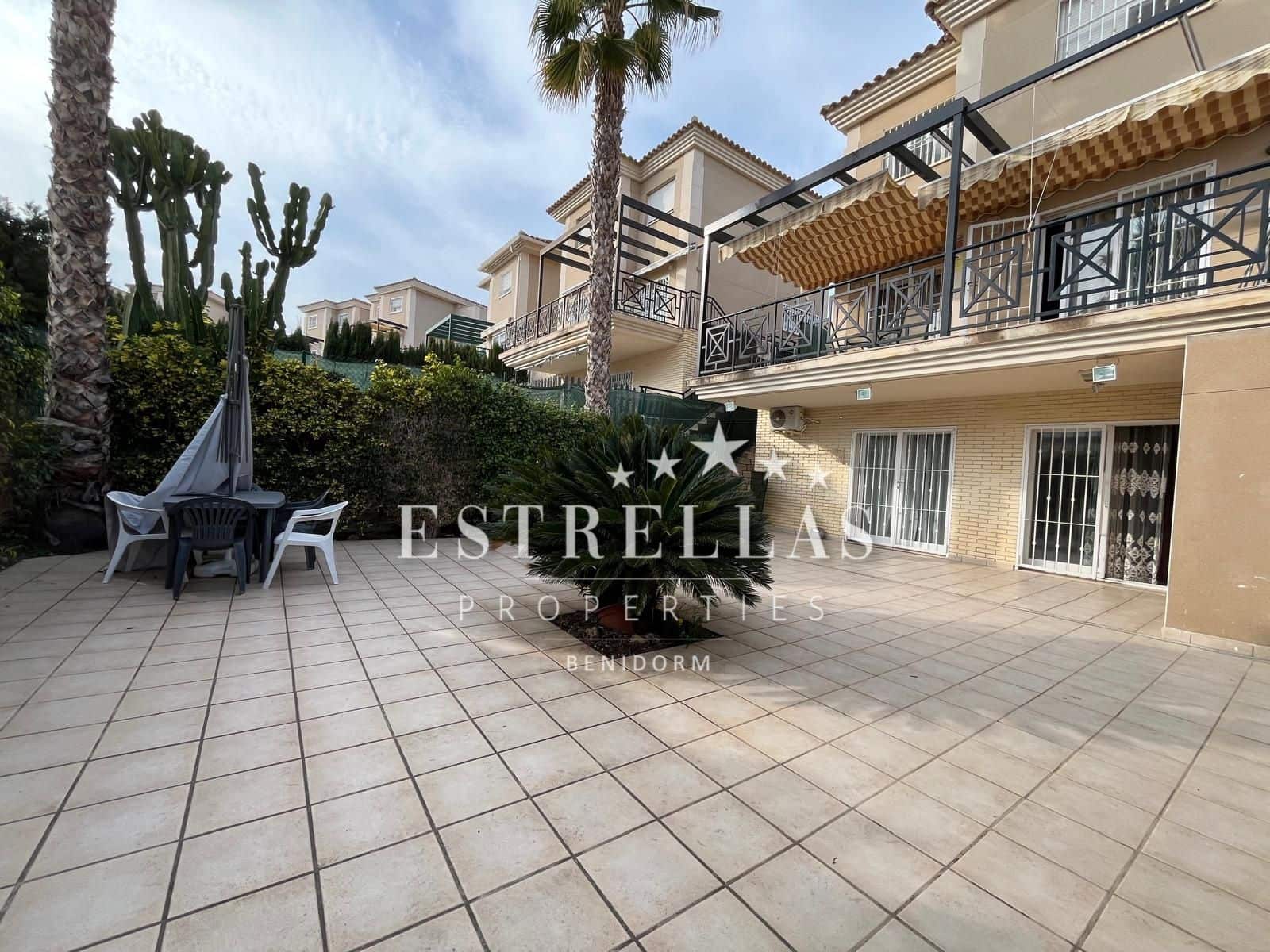 5 sypialnia Willa na sprzedaż w La Nucia z garażem - 384 000 € (Ref: 9067810)