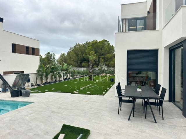 4 soverom Villa til salgs i Urbanizaciones, Benidorm med svømmebasseng garasje - € 899 000 (Ref: 9067819)