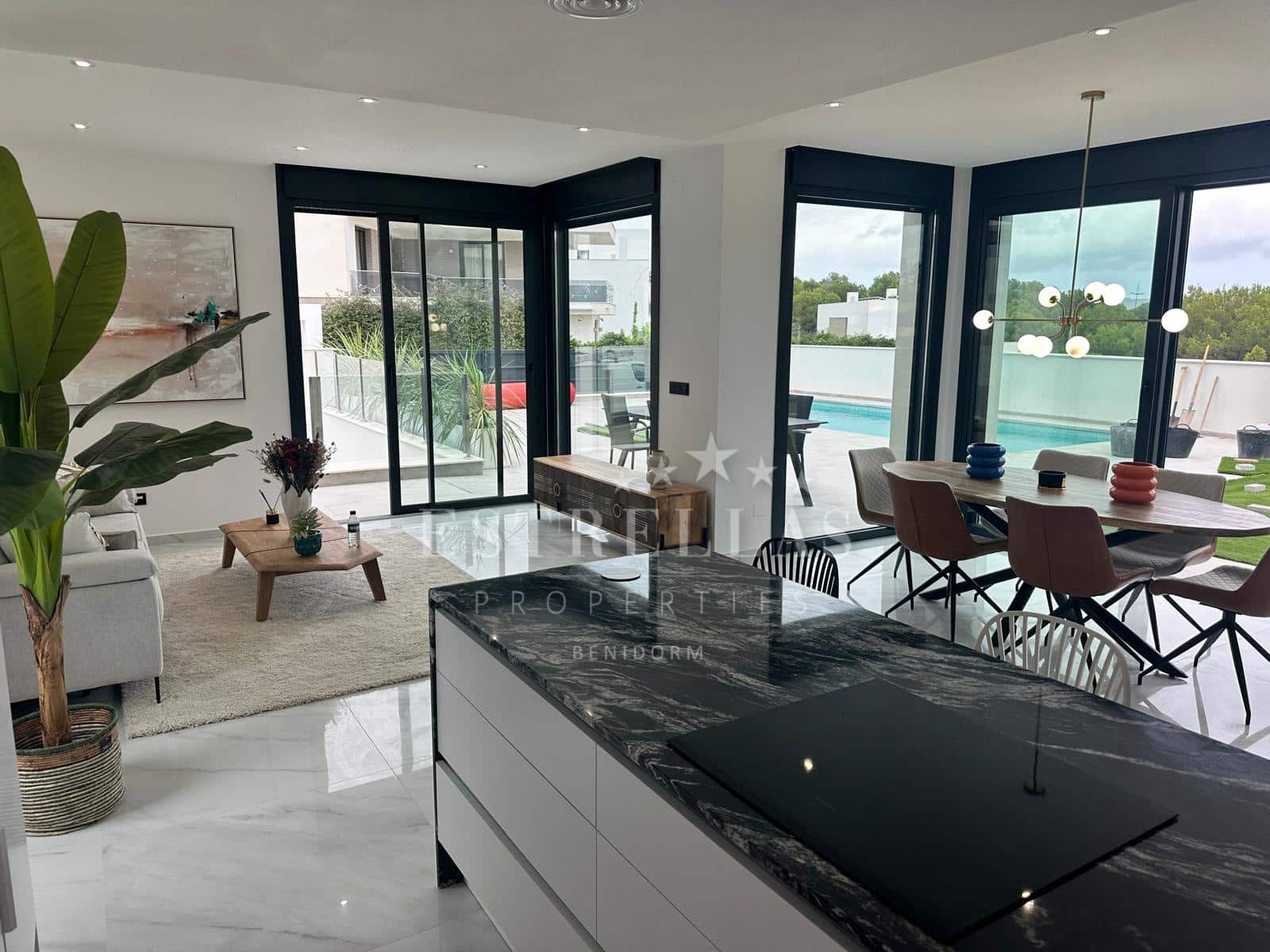 4 soverom Villa til salgs i Benidorm med svømmebasseng garasje - € 899 000 (Ref: 9067819)