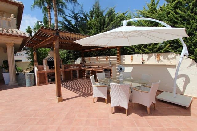 Chalet de 4 habitaciones en Moraira en venta con piscina - 1.590.000 € (Ref: 9067833)