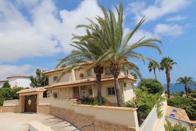 Chalet de 4 habitaciones en Moraira en venta con piscina - 1.590.000 € (Ref: 9067833)