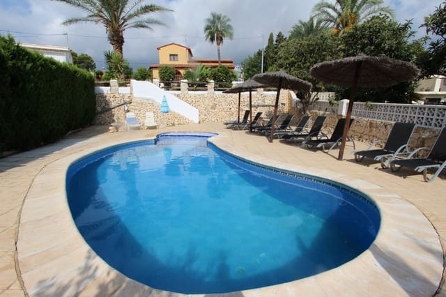 7 Zimmer Villa zu verkaufen in Calpe / Calp mit Pool - 1.200.000 € (Ref: 9067877)