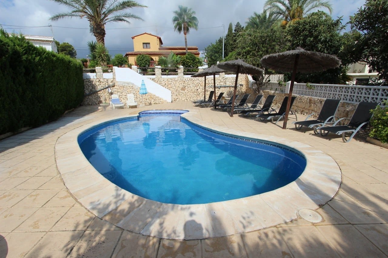 7 Zimmer Villa zu verkaufen in Calpe / Calp mit Pool - 1.200.000 € (Ref: 9067877)