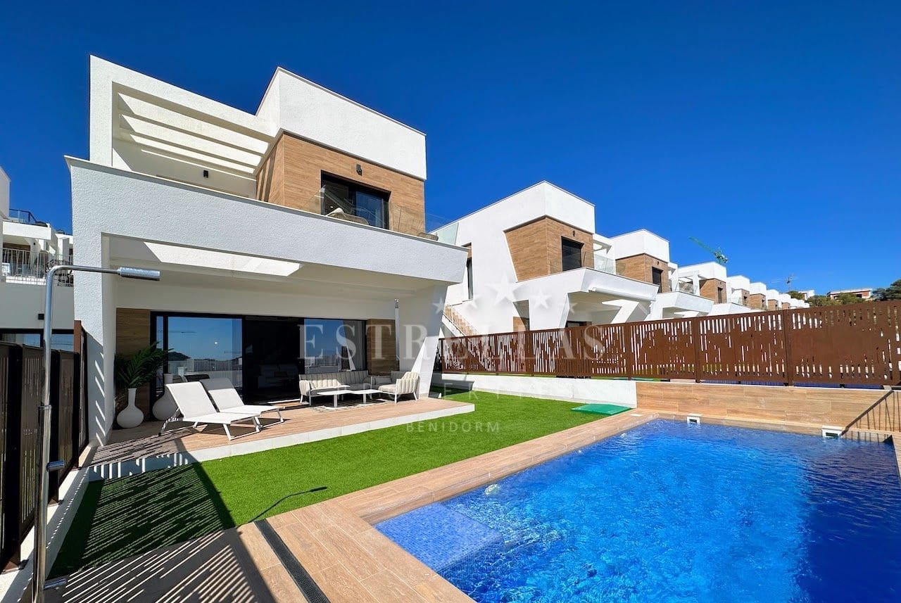 3 makuuhuone Huvila myytävänä paikassa Finestrat mukana uima-altaan 
autotalli - 595 000 € (Ref: 9068029)