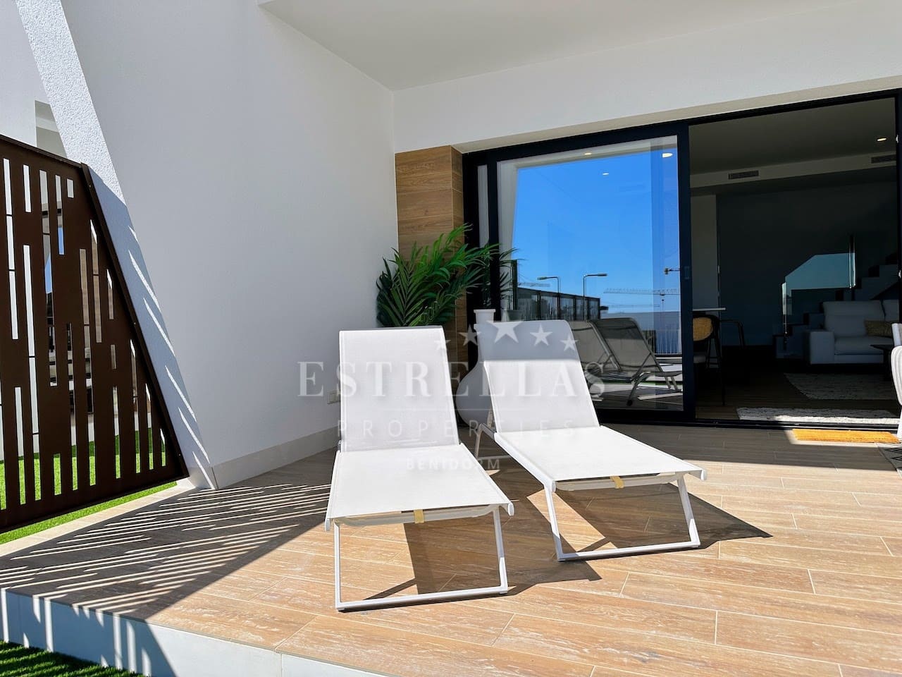 3 makuuhuone Huvila myytävänä paikassa Finestrat mukana uima-altaan 
autotalli - 595 000 € (Ref: 9068029)