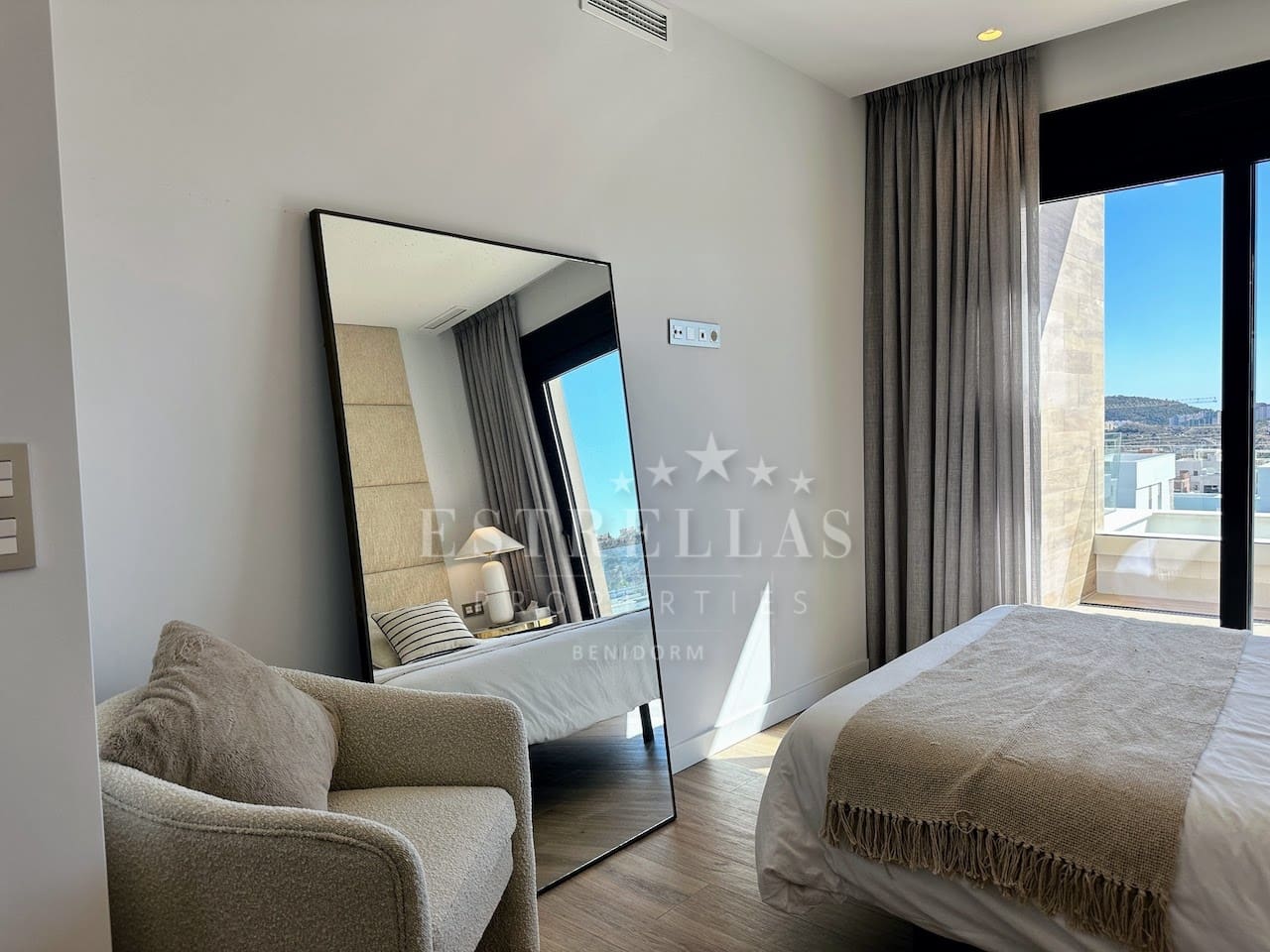 3 makuuhuone Huvila myytävänä paikassa Finestrat mukana uima-altaan 
autotalli - 595 000 € (Ref: 9068029)