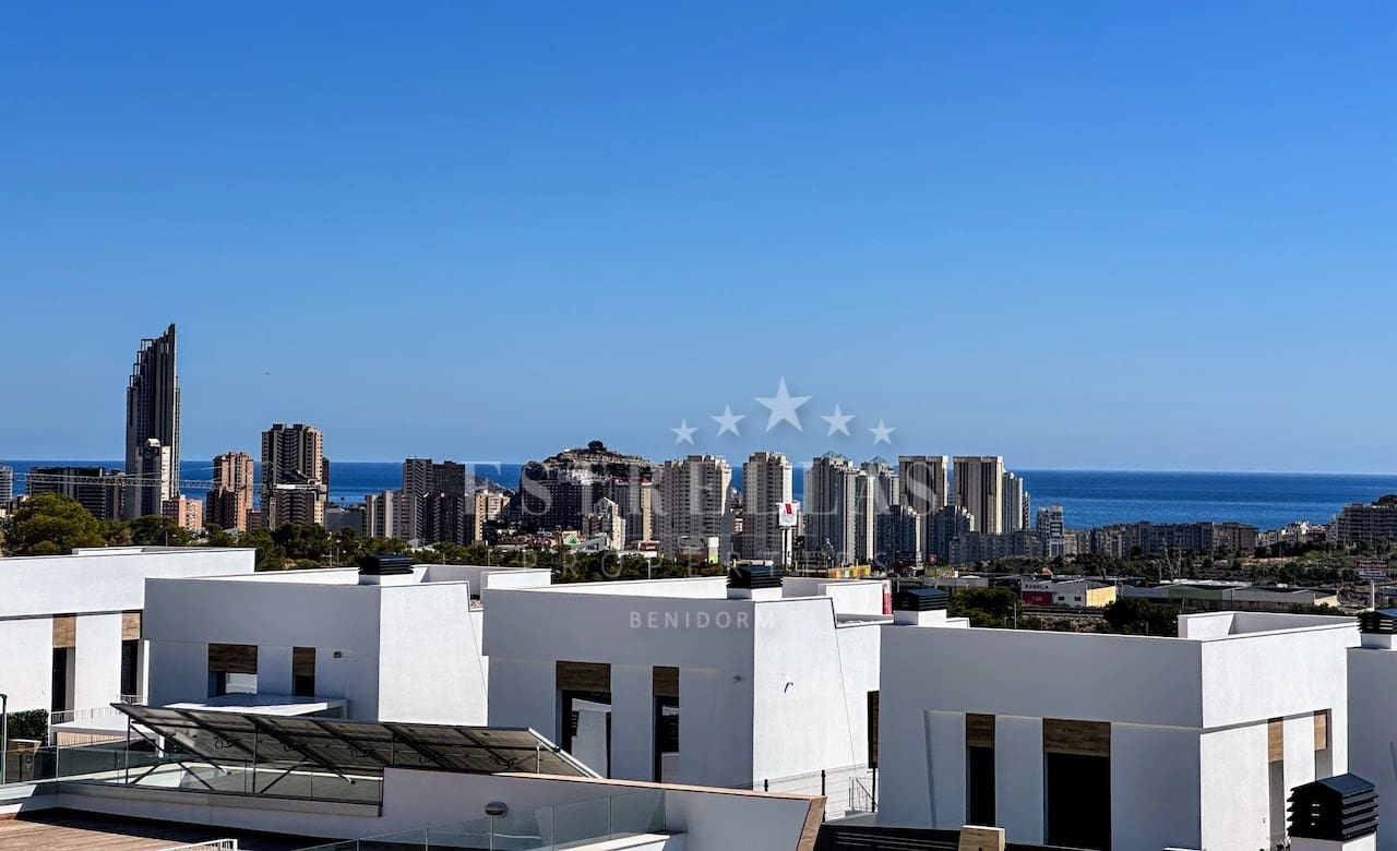 3 makuuhuone Huvila myytävänä paikassa Finestrat mukana uima-altaan 
autotalli - 595 000 € (Ref: 9068029)