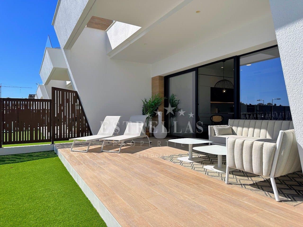 3 makuuhuone Huvila myytävänä paikassa Finestrat mukana uima-altaan 
autotalli - 595 000 € (Ref: 9068029)