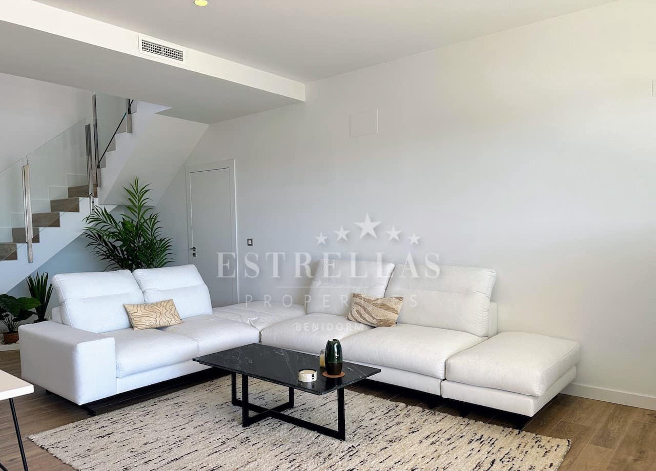 3 makuuhuone Huvila myytävänä paikassa Finestrat mukana uima-altaan 
autotalli - 595 000 € (Ref: 9068029)