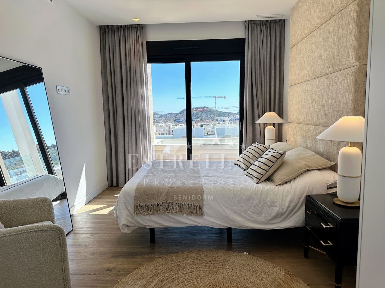 3 makuuhuone Huvila myytävänä paikassa Finestrat mukana uima-altaan 
autotalli - 595 000 € (Ref: 9068029)