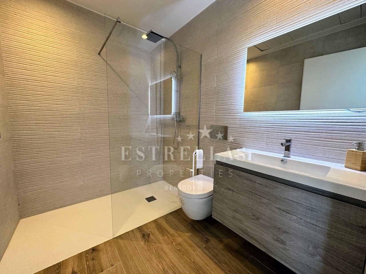 3 makuuhuone Huvila myytävänä paikassa Finestrat mukana uima-altaan 
autotalli - 595 000 € (Ref: 9068029)