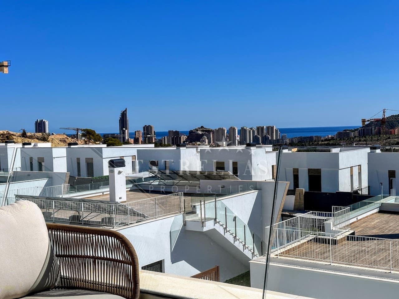 3 makuuhuone Huvila myytävänä paikassa Finestrat mukana uima-altaan 
autotalli - 595 000 € (Ref: 9068029)