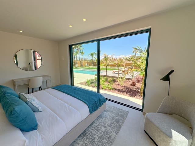 3 slaapkamer Villa te koop in Cuevas del Almanzora met zwembad - € 950.000 (Ref: 9068152)