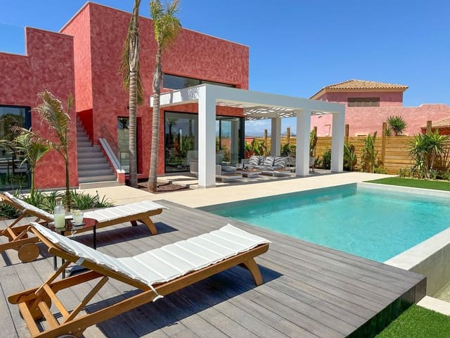 3 soverom Villa til salgs i Cuevas del Almanzora med svømmebasseng - € 875 000 (Ref: 9068152)