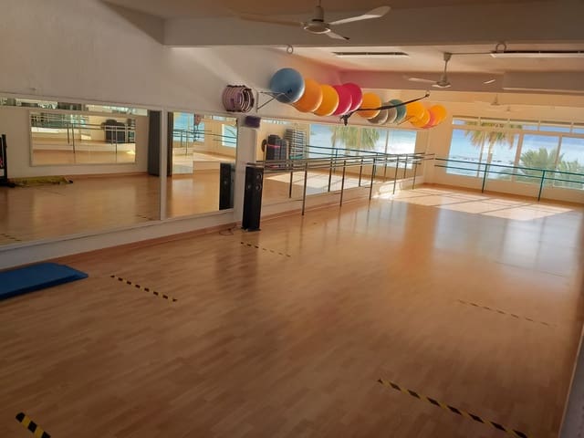 Commercial for sale in Altea - € 730,000 (Ref: 9068275)