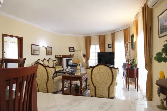 Chalet de 5 habitaciones en Calpe / Calp en venta con piscina - 825.000 € (Ref: 9068280)