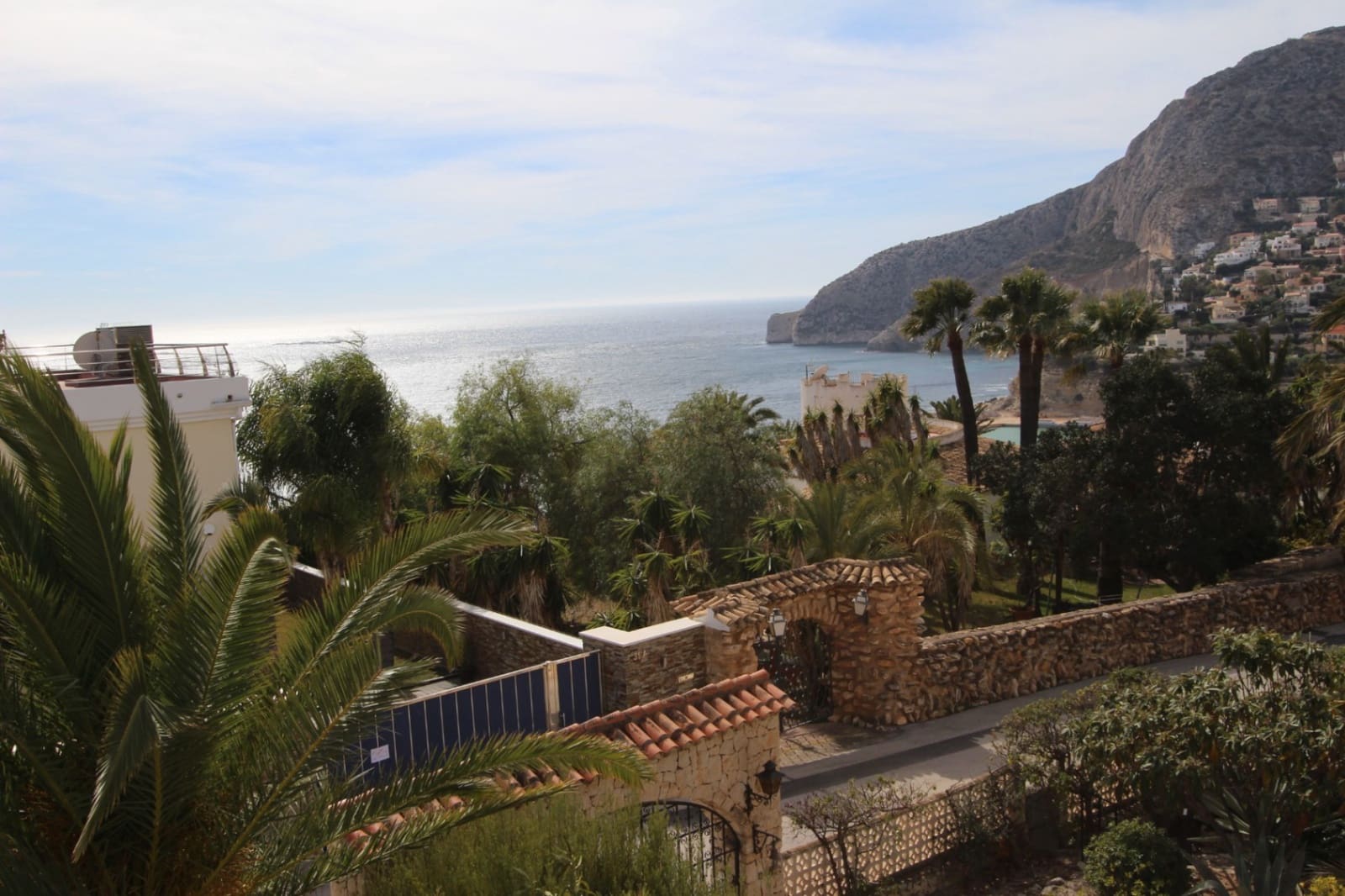 4 bedroom Villa for sale in Calpe / Calp with pool - € 950,000 (Ref: 9068290)