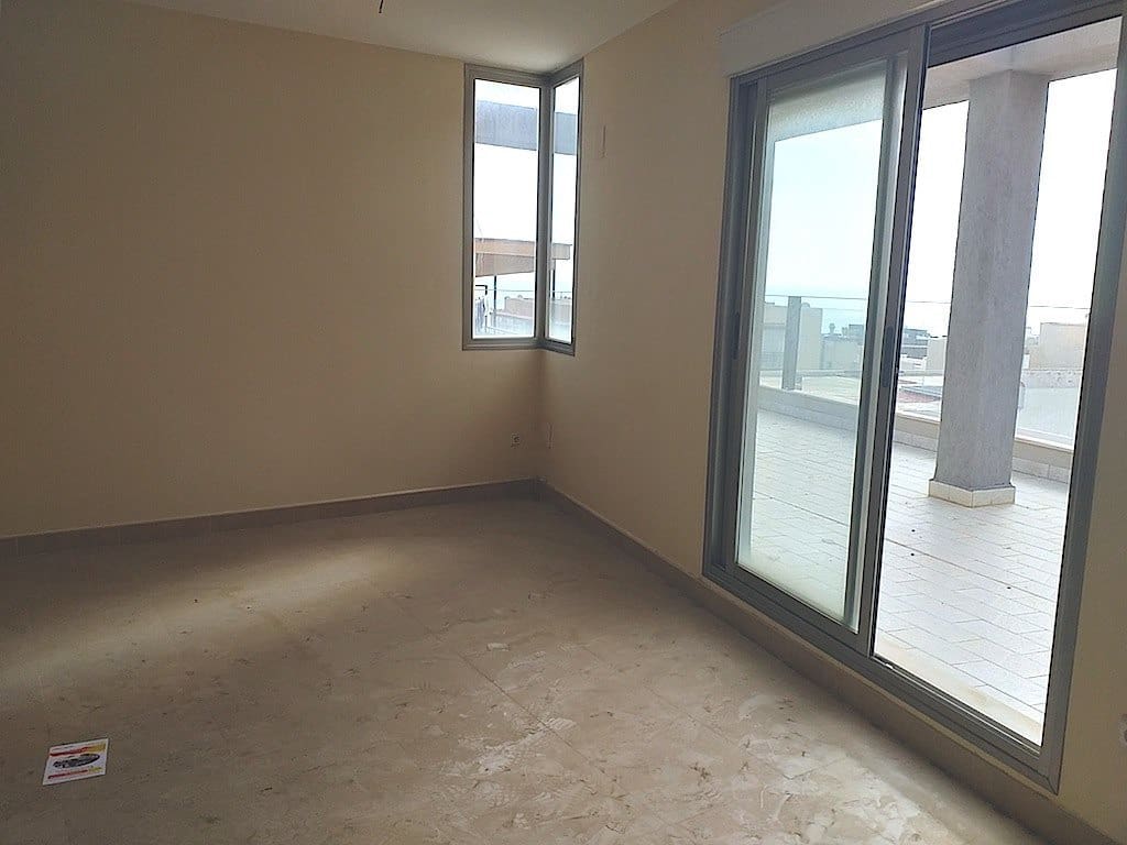 1 bedroom Penthouse for sale in Calpe / Calp - € 240,000 (Ref: 9068306)