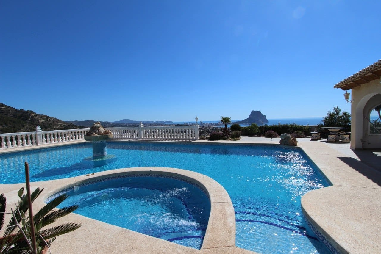 6 Zimmer Villa zu verkaufen in Calpe / Calp - 1.350.000 € (Ref: 9068345)