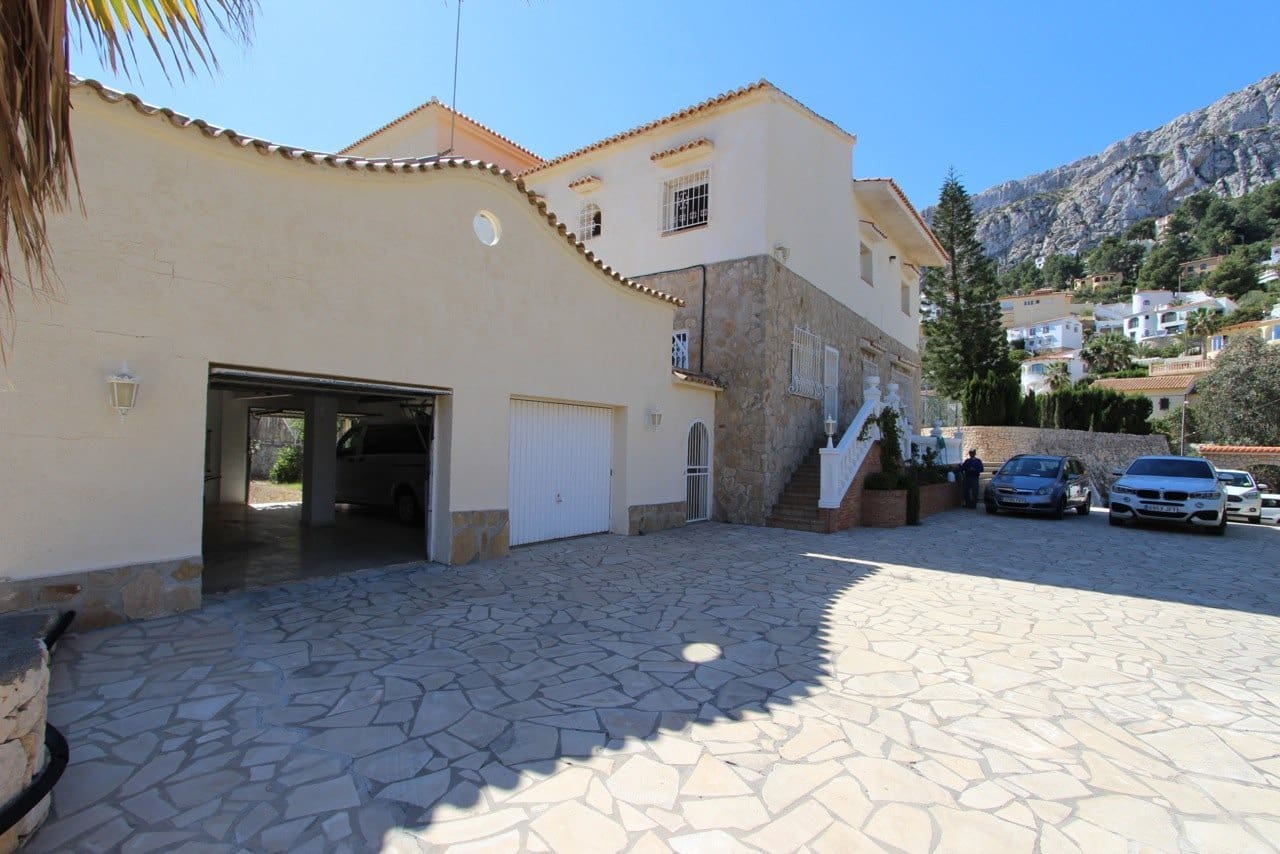 6 Zimmer Villa zu verkaufen in Calpe / Calp - 1.350.000 € (Ref: 9068345)