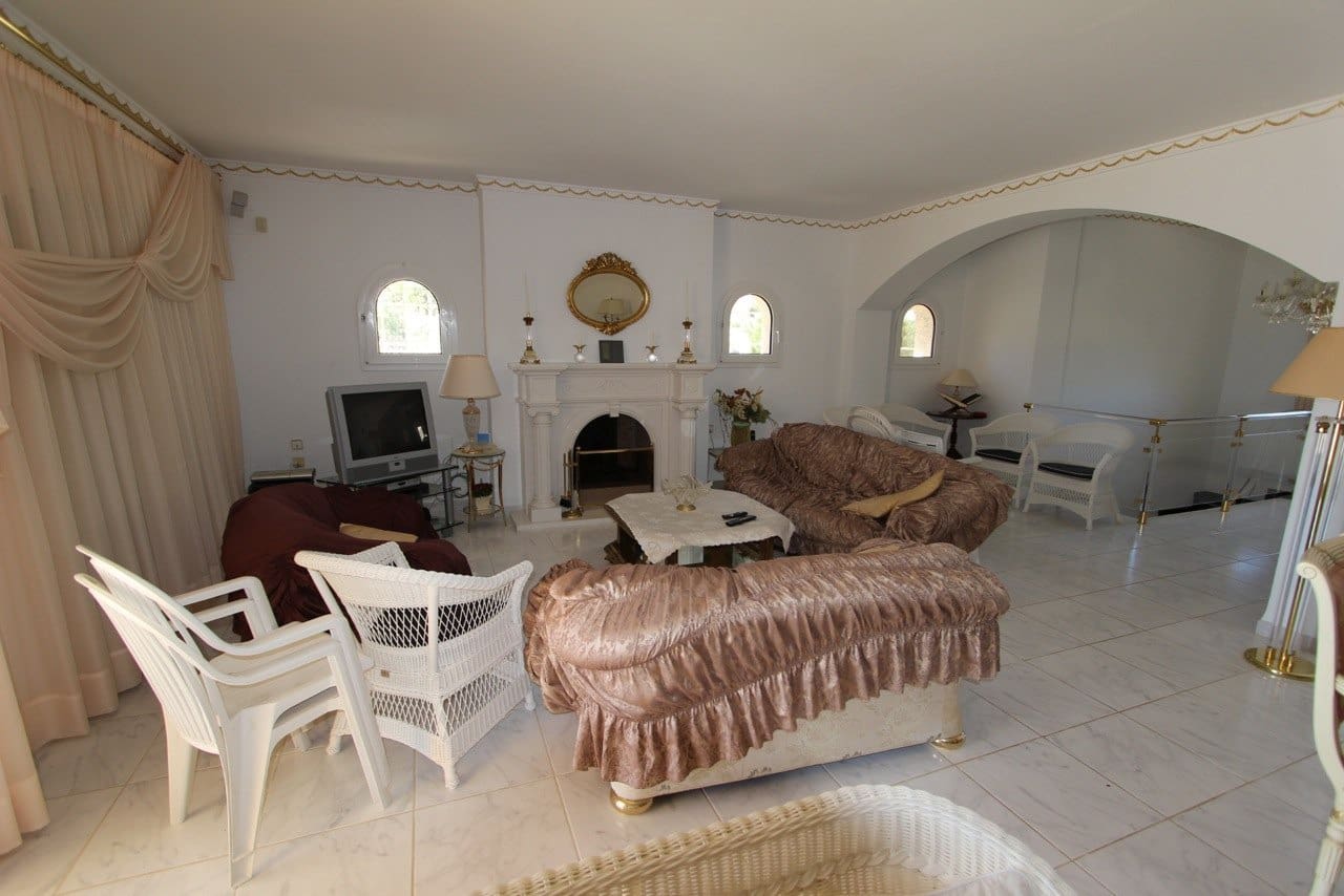 6 Zimmer Villa zu verkaufen in Calpe / Calp - 1.350.000 € (Ref: 9068345)