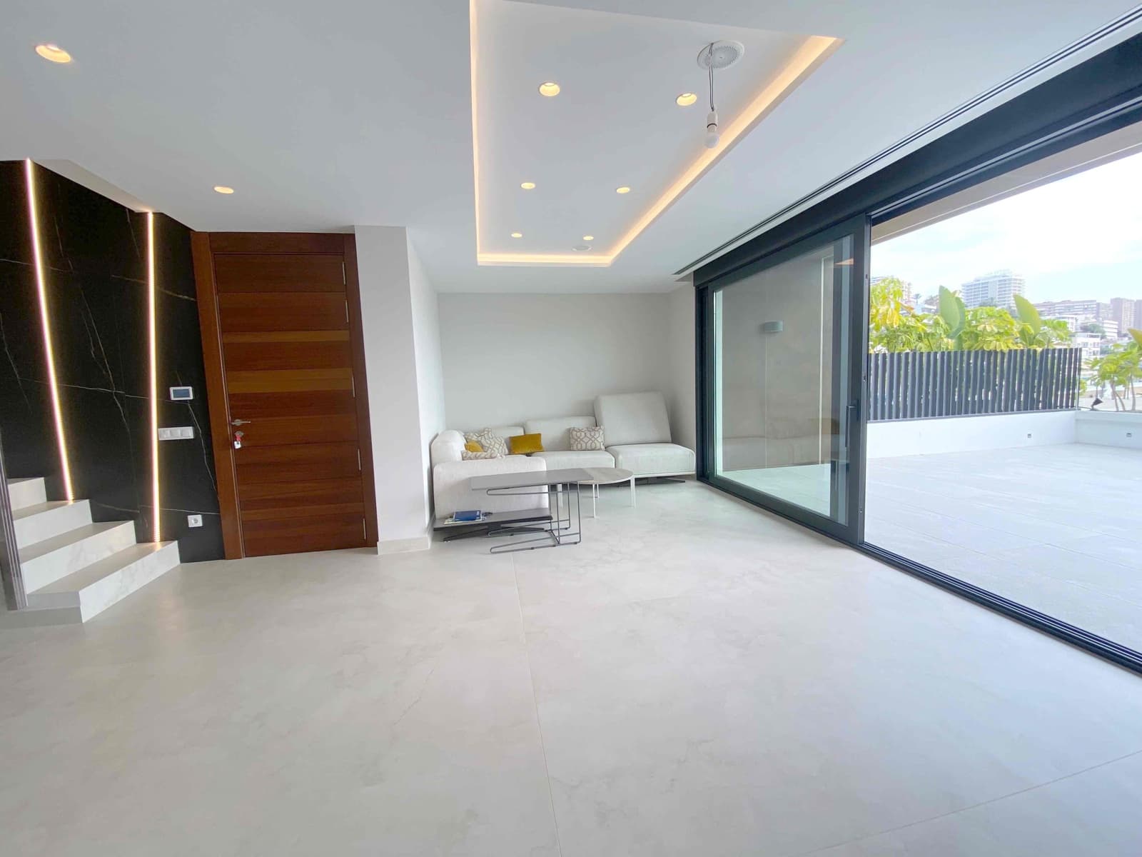 Ático de 4 habitaciones en Benidorm en venta con piscina - 1.650.000 € (Ref: 9068353)