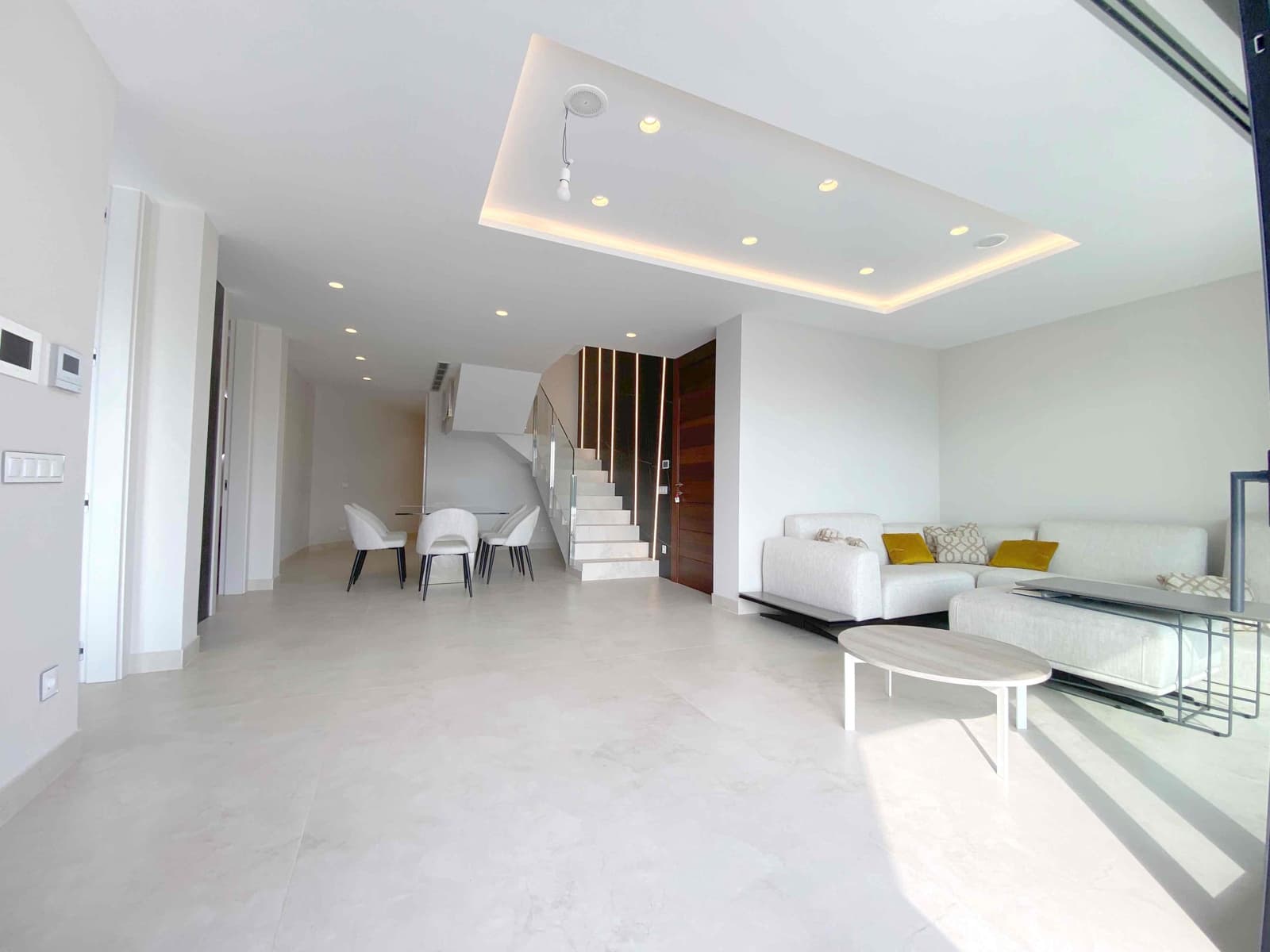 Ático de 4 habitaciones en Benidorm en venta con piscina - 1.650.000 € (Ref: 9068353)