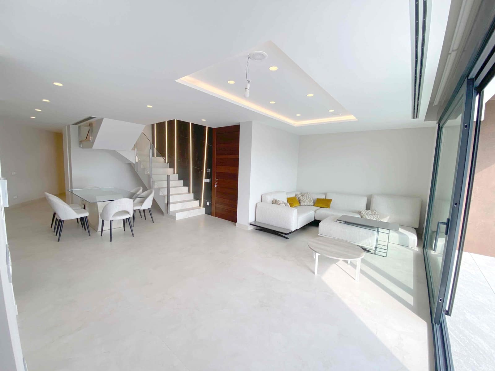 Ático de 4 habitaciones en Benidorm en venta con piscina - 1.650.000 € (Ref: 9068353)