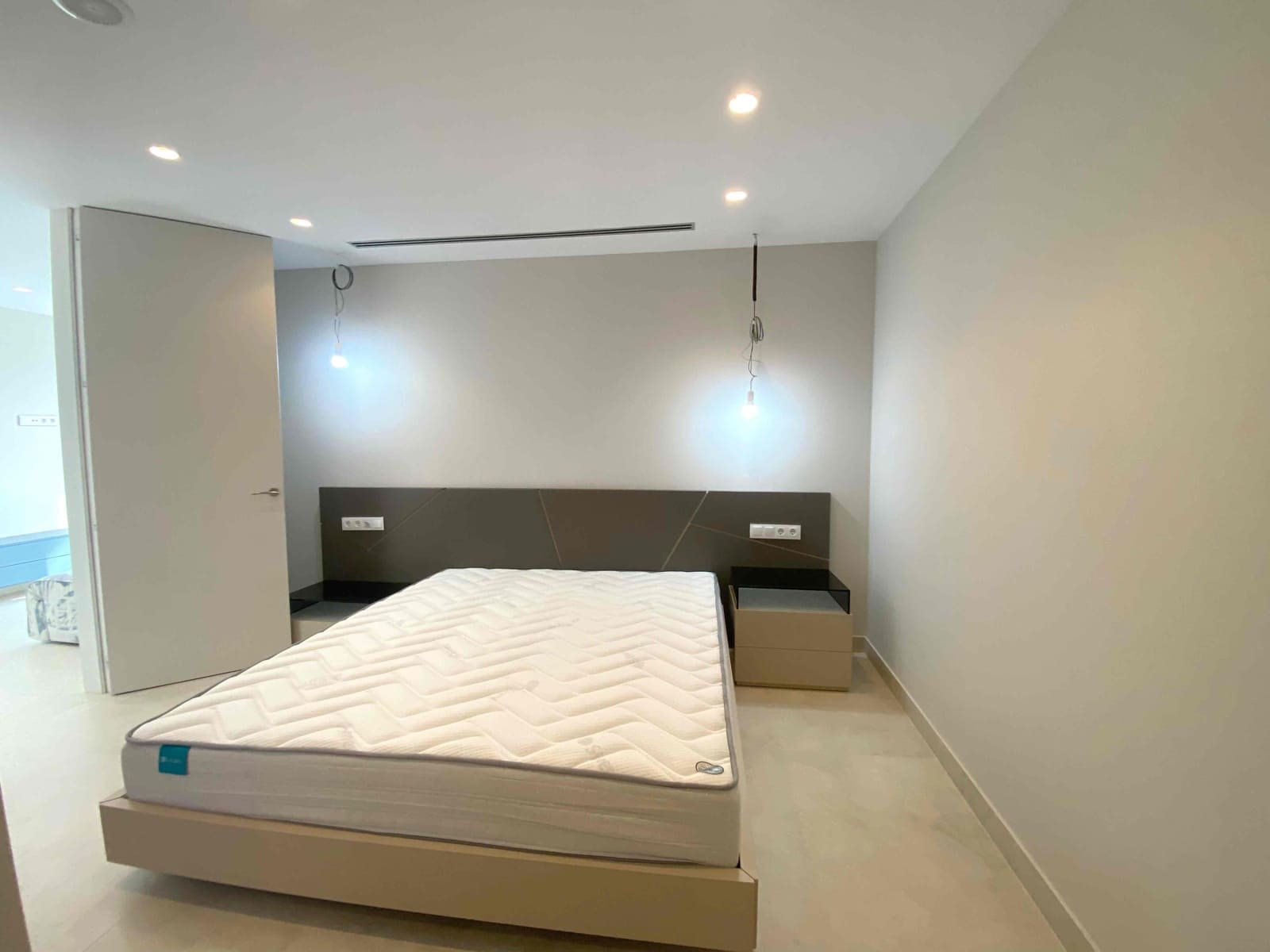 Ático de 4 habitaciones en Benidorm en venta con piscina - 1.650.000 € (Ref: 9068353)