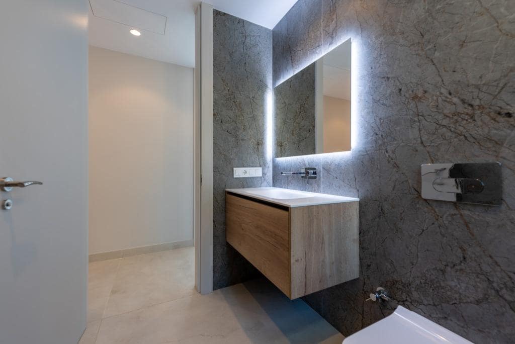 4 sypialnia Penthouse na sprzedaż w Benidorm z basenem garażem - 1 650 000 € (Ref: 9068354)