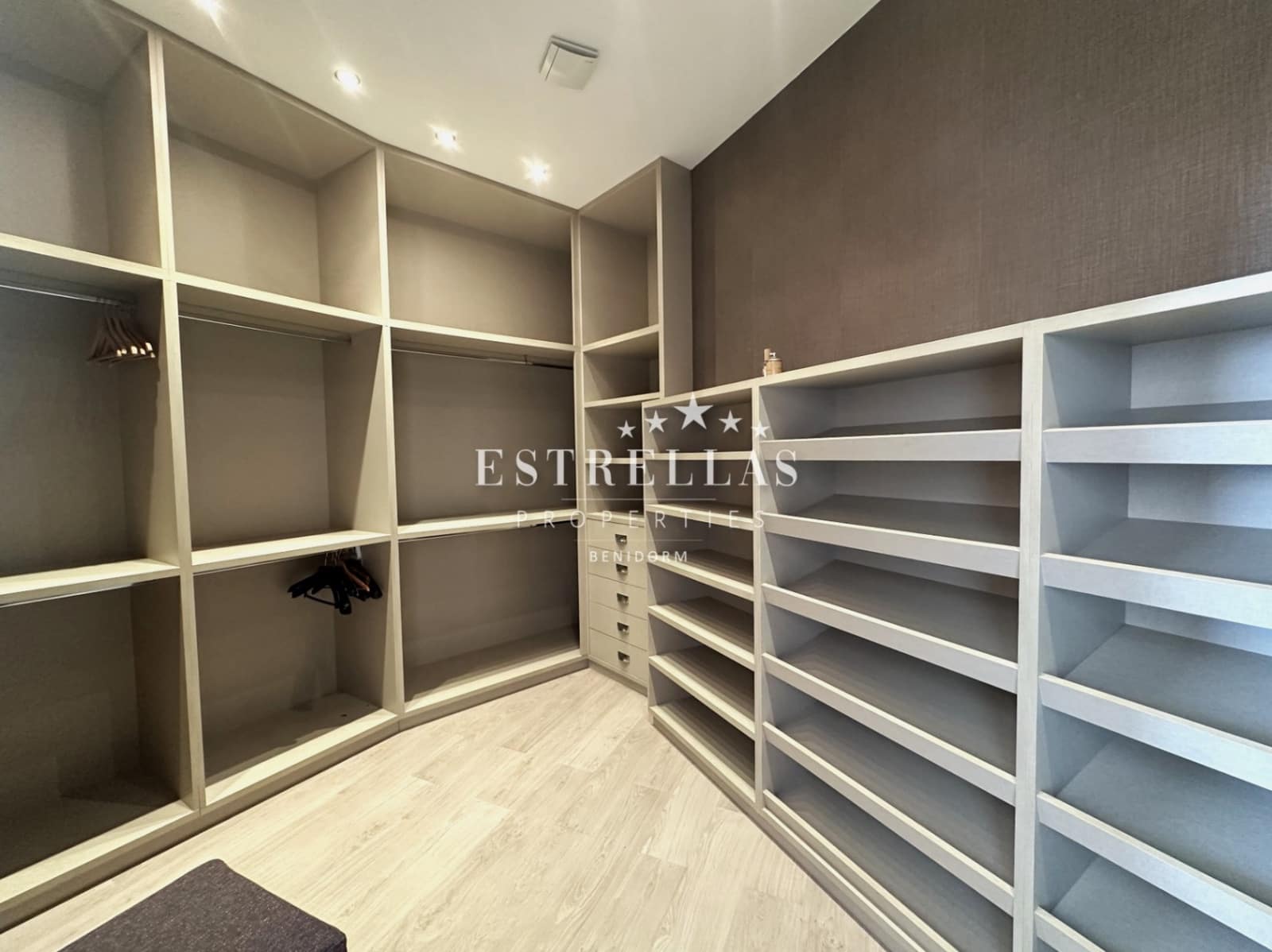 3 soverom Penthouse til salgs i Benidorm med garasje - € 790 000 (Ref: 9079708)