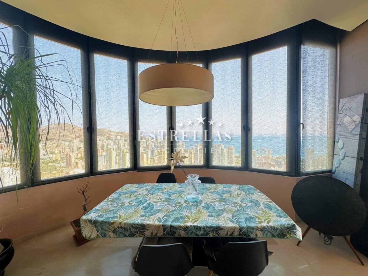 3 soverom Penthouse til salgs i Benidorm med garasje - € 790 000 (Ref: 9079708)