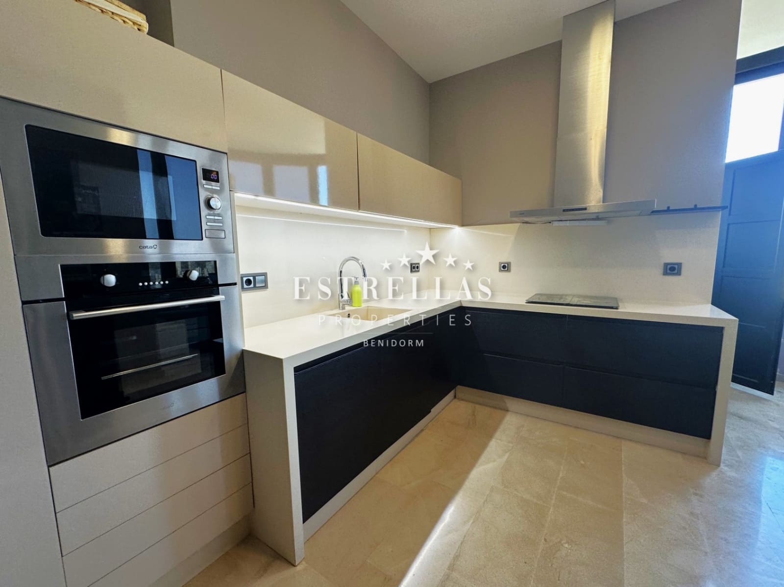 3 soverom Penthouse til salgs i Benidorm med garasje - € 790 000 (Ref: 9079708)