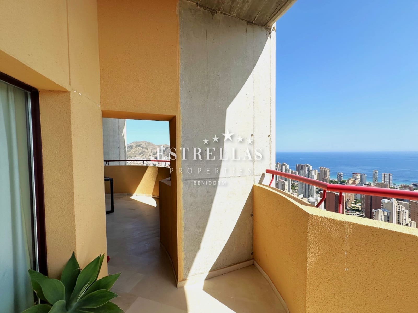 3 soverom Penthouse til salgs i Benidorm med garasje - € 790 000 (Ref: 9079708)