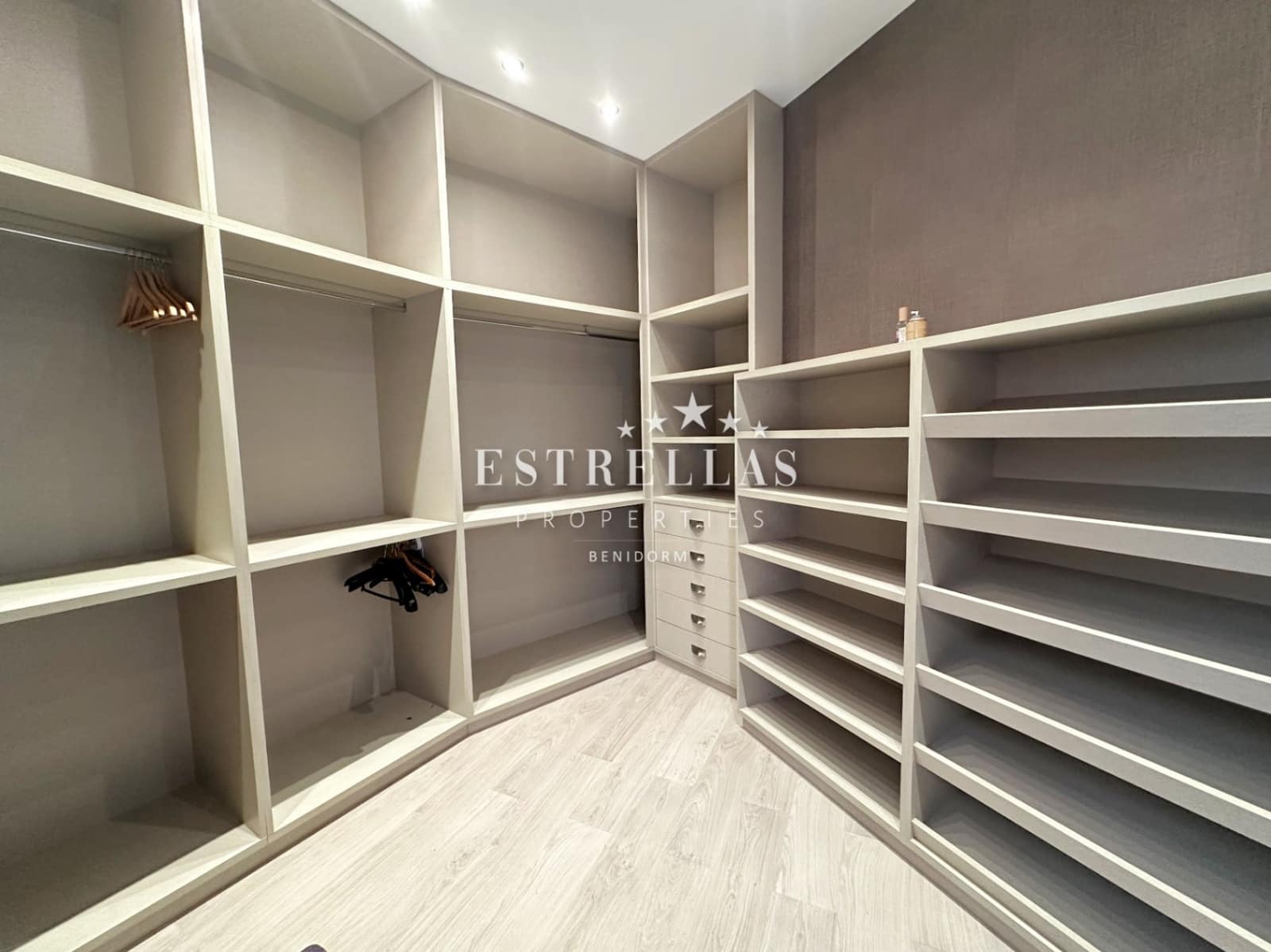 3 soverom Penthouse til salgs i Benidorm med garasje - € 790 000 (Ref: 9079708)