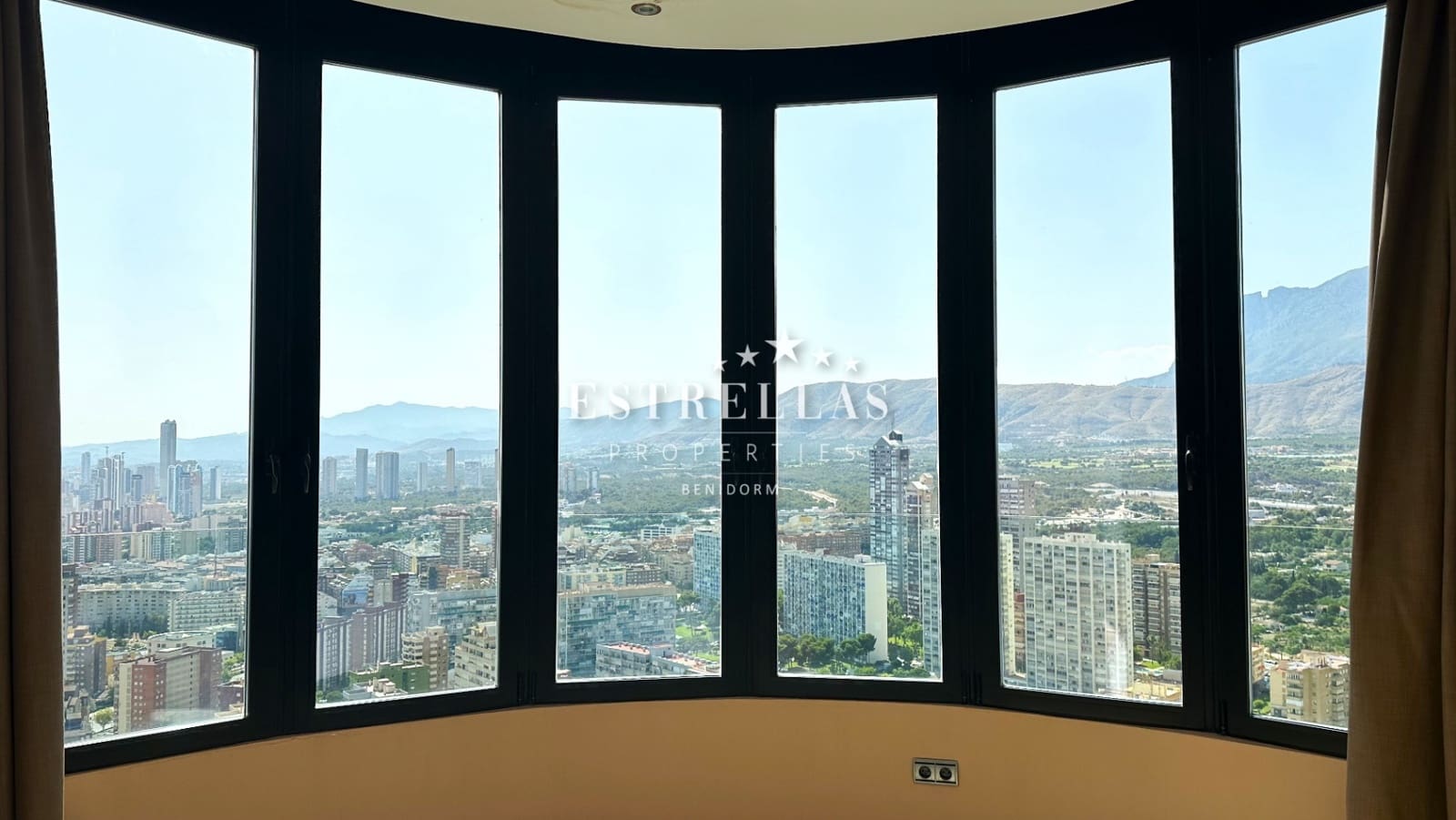 3 soverom Penthouse til salgs i Benidorm med garasje - € 790 000 (Ref: 9079708)
