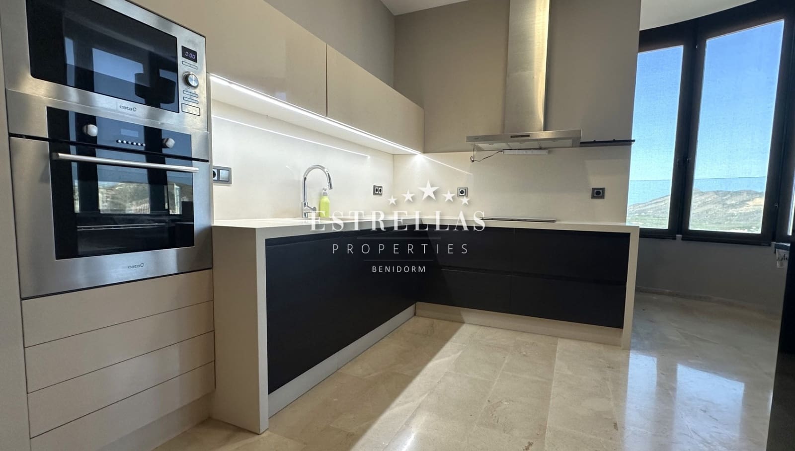 3 soverom Penthouse til salgs i Benidorm med garasje - € 790 000 (Ref: 9079708)