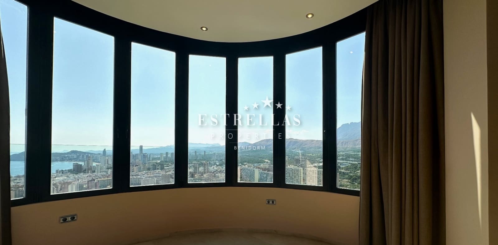 3 soverom Penthouse til salgs i Benidorm med garasje - € 790 000 (Ref: 9079708)