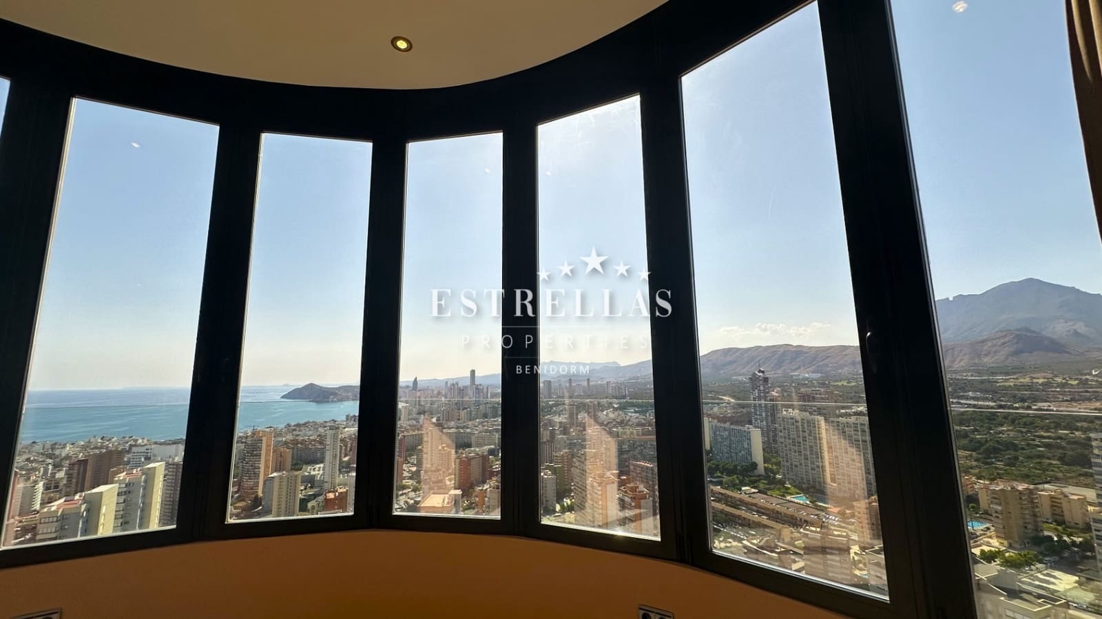 3 soverom Penthouse til salgs i Benidorm med garasje - € 790 000 (Ref: 9079708)
