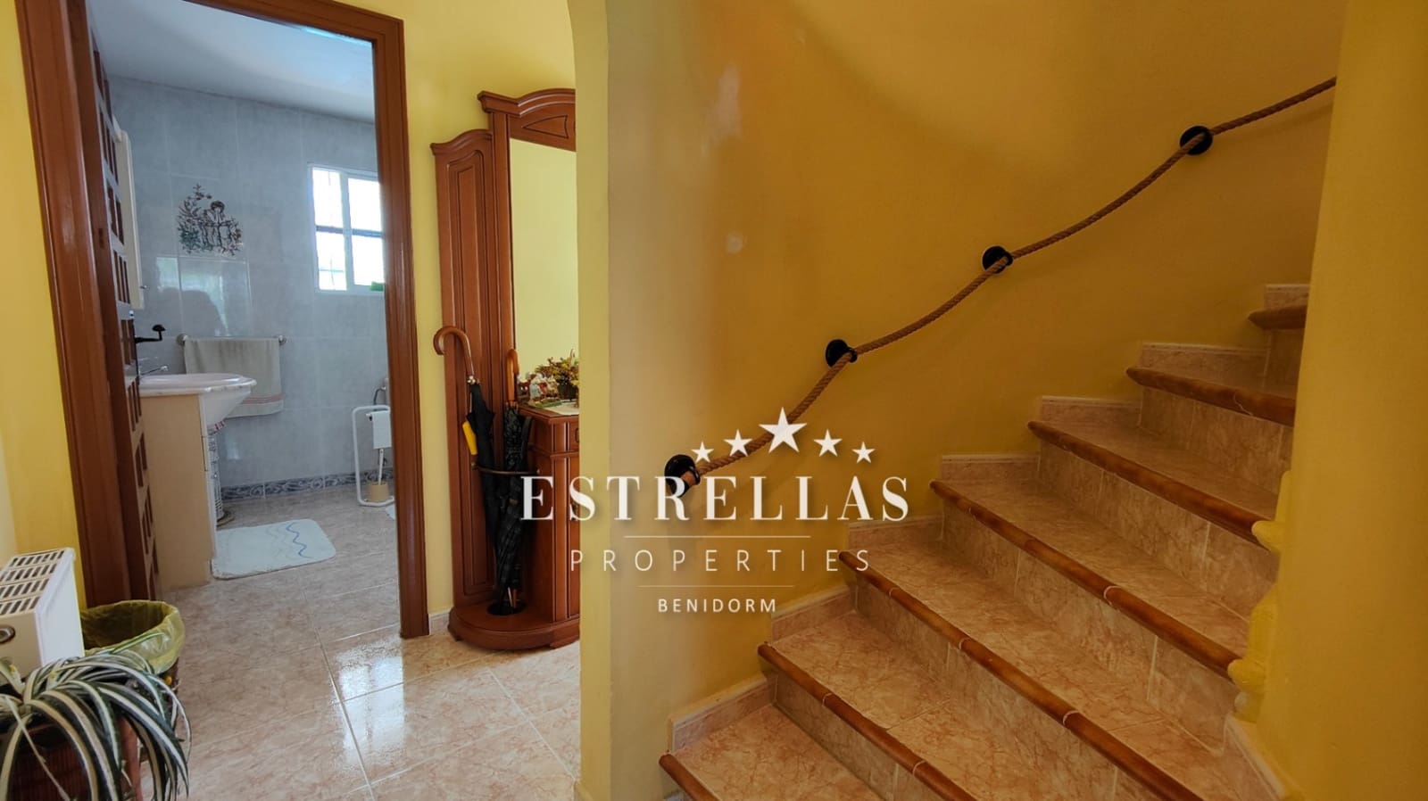 3 soverom Villa til salgs i La Nucia med svømmebasseng garasje - € 489 000 (Ref: 9105348)