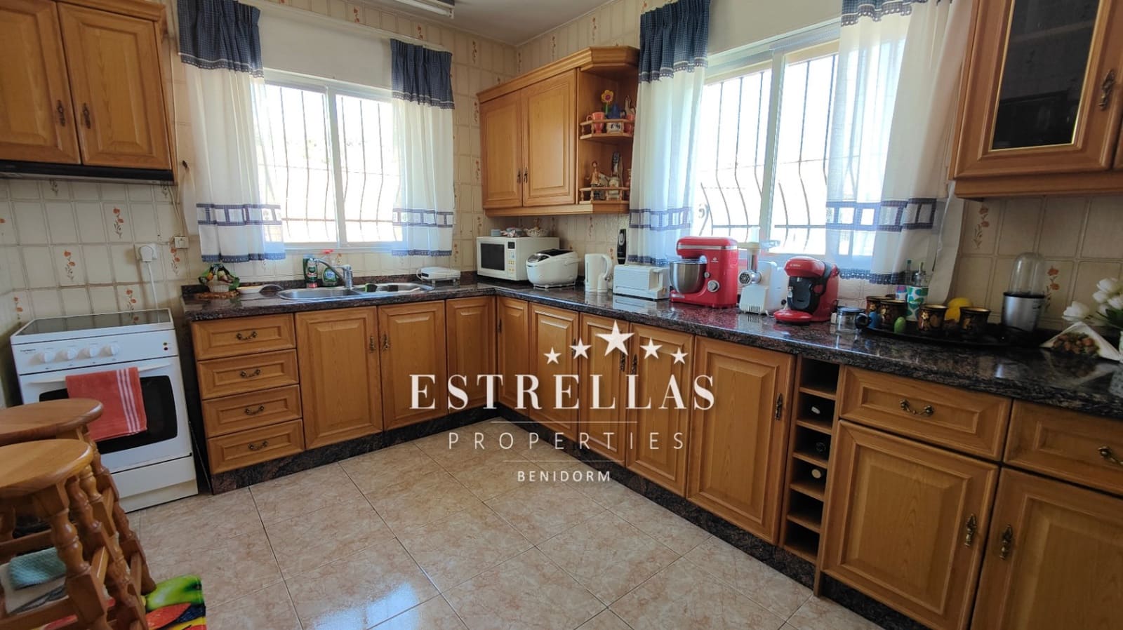 3 soverom Villa til salgs i La Nucia med svømmebasseng garasje - € 489 000 (Ref: 9105348)