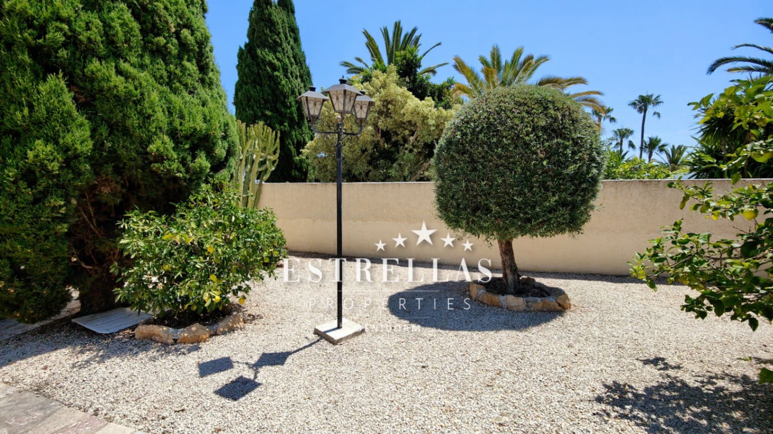 3 soverom Villa til salgs i La Nucia med svømmebasseng garasje - € 489 000 (Ref: 9105348)