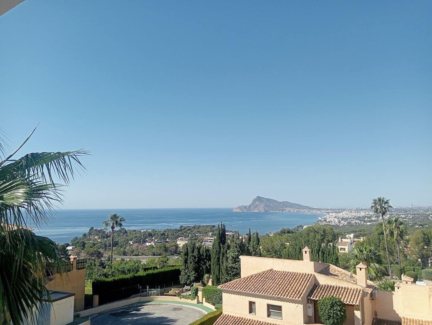4 bedroom Villa for sale in Altea with pool - € 550,000 (Ref: 9108160)