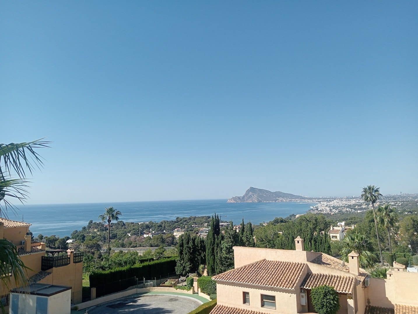4 bedroom Villa for sale in Altea with pool - € 550,000 (Ref: 9108160)