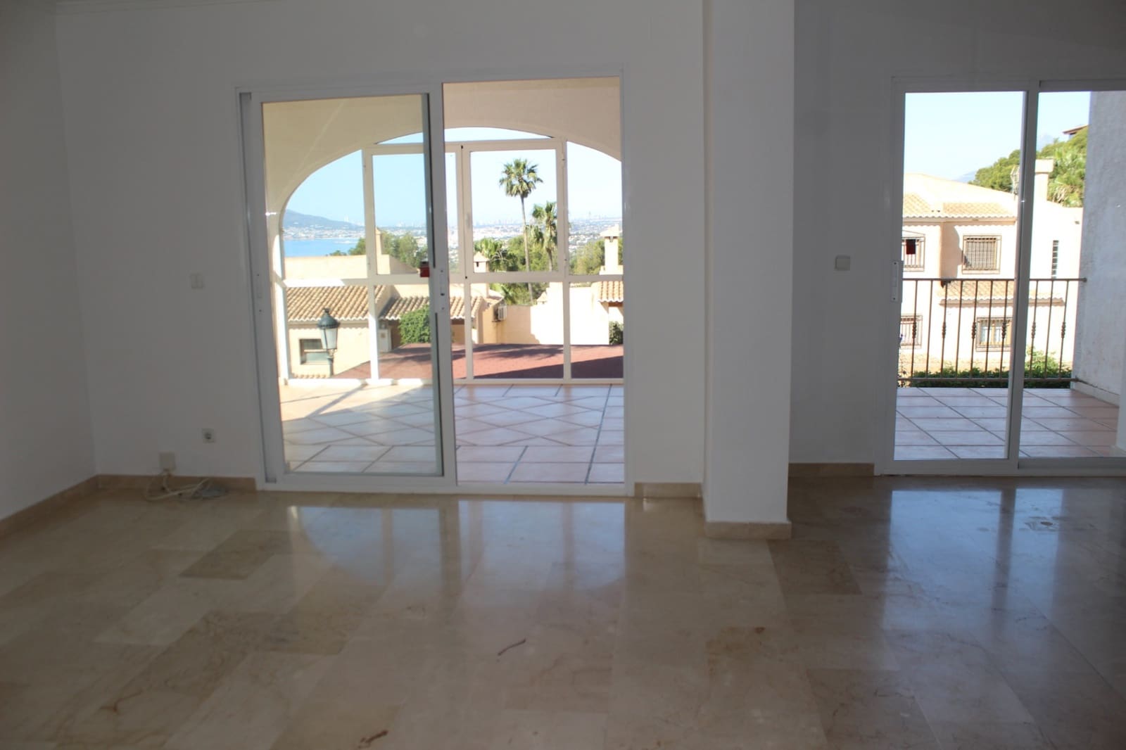 4 bedroom Villa for sale in Altea with pool - € 550,000 (Ref: 9108160)