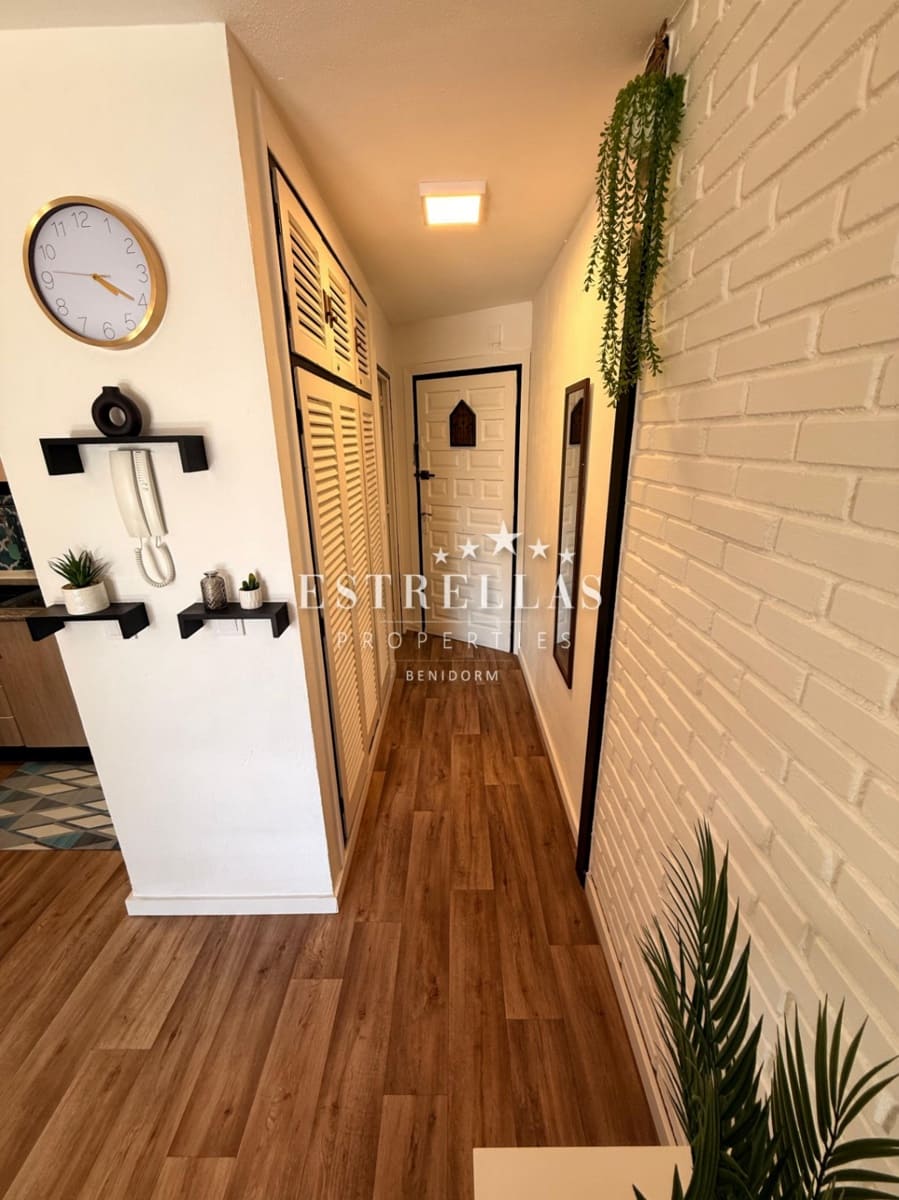 1 soveværelse Lejlighed til salg i Benidorm med swimmingpool - € 146.000 (Ref: 9150720)