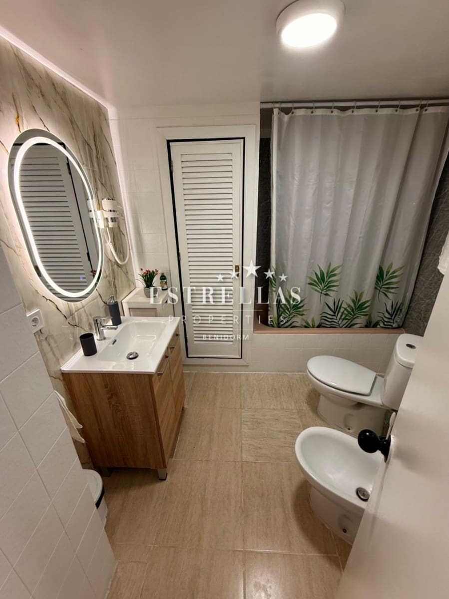 1 soveværelse Lejlighed til salg i Benidorm med swimmingpool - € 146.000 (Ref: 9150720)